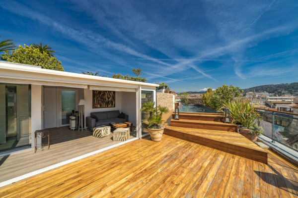 apartment in Cannes : Rent Huge penthouse on the Croisette and across the street from the Palais with panoramic views and pool on the roof - Photo 7