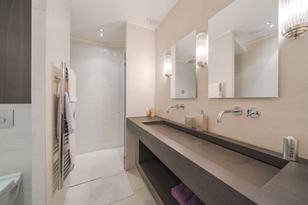 apartment in Cannes : Rent Huge penthouse on the Croisette and across the street from the Palais with panoramic views and pool on the roof - Photo 50