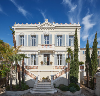 villa in Cannes : Rent gorgeous 5 bedroom villa with pool in the heart of Vallauris, Cannes with easy access to the Croisette, beaches with pool. - Photo 1
