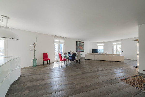 apartment in Cannes : Rent Huge penthouse on the Croisette and across the street from the Palais with panoramic views and pool on the roof - Photo 21