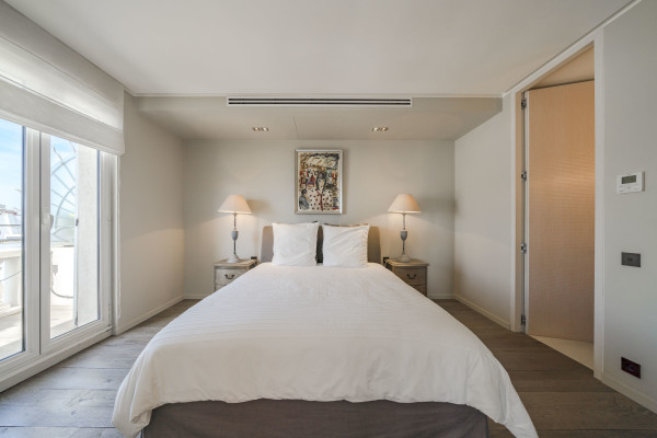 apartment in Cannes : Rent Huge penthouse on the Croisette and across the street from the Palais with panoramic views and pool on the roof - Photo 53
