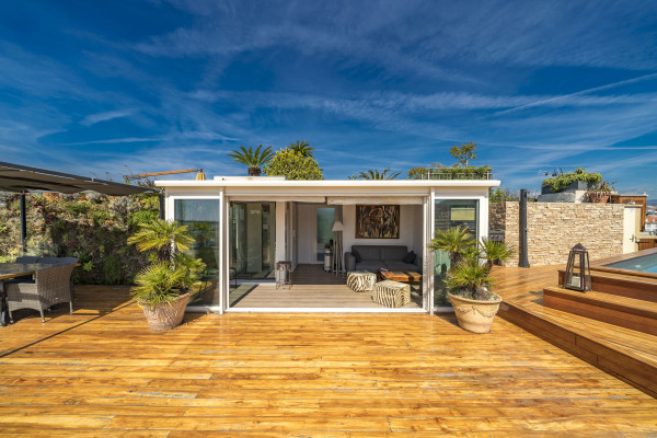 apartment in Cannes : Rent Huge penthouse on the Croisette and across the street from the Palais with panoramic views and pool on the roof - Photo 5