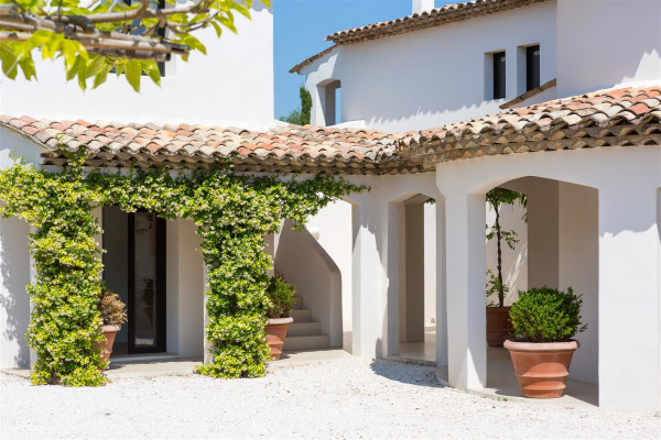 villa in Mougins : Rent Luxury Five Bedroom Villa with heated Swimming Pool in Mougins - Photo 20
