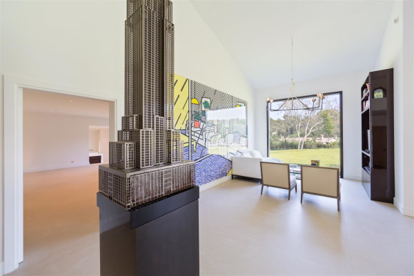 villa in Mougins : Rent Luxury Five Bedroom Villa with heated Swimming Pool in Mougins - Photo 4