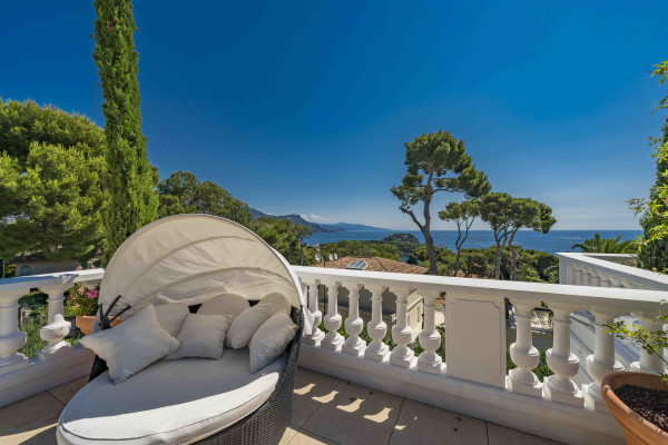 villa in Saint-Jean-Cap-Ferrat : Rent incredible 6 bedroom property located in St Jean Cap Ferrat with stunning views over the sea - Photo 32