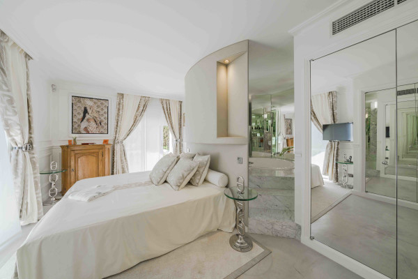 villa in Saint-Jean-Cap-Ferrat : Rent incredible 6 bedroom property located in St Jean Cap Ferrat with stunning views over the sea - Photo 62