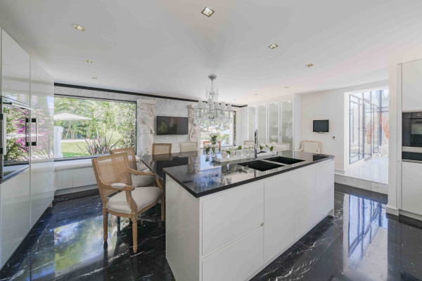 villa in Saint-Jean-Cap-Ferrat : Rent incredible 6 bedroom property located in St Jean Cap Ferrat with stunning views over the sea - Photo 82