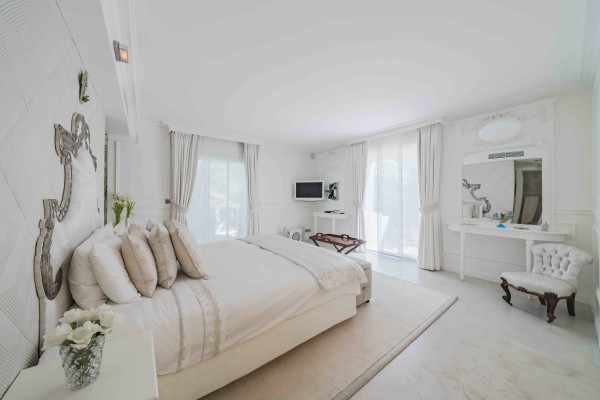 villa in Saint-Jean-Cap-Ferrat : Rent incredible 6 bedroom property located in St Jean Cap Ferrat with stunning views over the sea - Photo 68