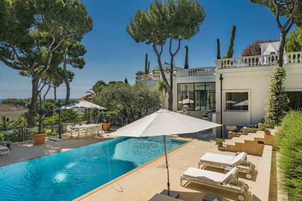 villa in Saint-Jean-Cap-Ferrat : Rent incredible 6 bedroom property located in St Jean Cap Ferrat with stunning views over the sea - Photo 18
