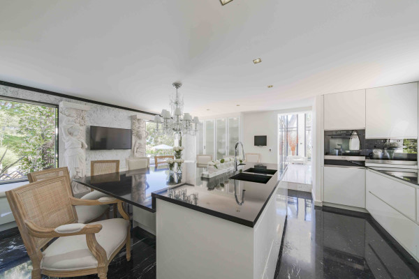 villa in Saint-Jean-Cap-Ferrat : Rent incredible 6 bedroom property located in St Jean Cap Ferrat with stunning views over the sea - Photo 85