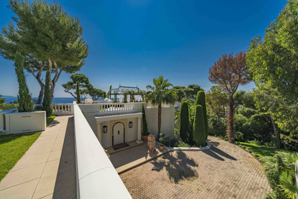 villa in Saint-Jean-Cap-Ferrat : Rent incredible 6 bedroom property located in St Jean Cap Ferrat with stunning views over the sea - Photo 35