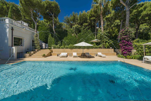 villa in Saint-Jean-Cap-Ferrat : Rent incredible 6 bedroom property located in St Jean Cap Ferrat with stunning views over the sea - Photo 37