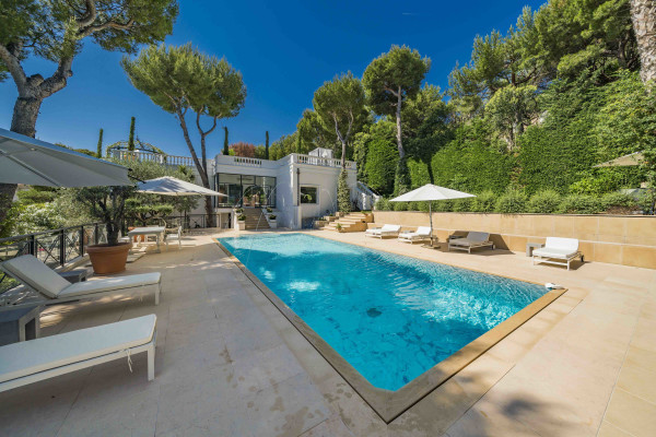 villa in Saint-Jean-Cap-Ferrat : Rent incredible 6 bedroom property located in St Jean Cap Ferrat with stunning views over the sea - Photo 16