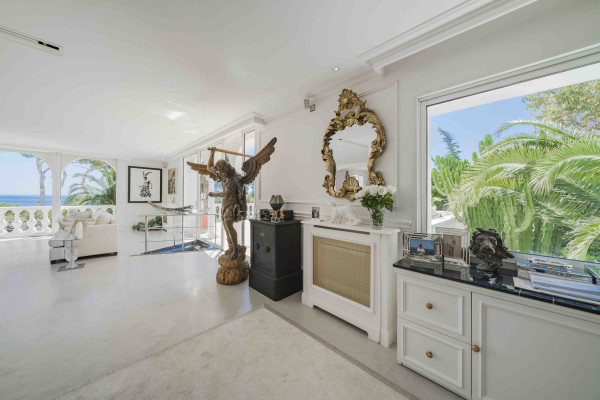 villa in Saint-Jean-Cap-Ferrat : Rent incredible 6 bedroom property located in St Jean Cap Ferrat with stunning views over the sea - Photo 49
