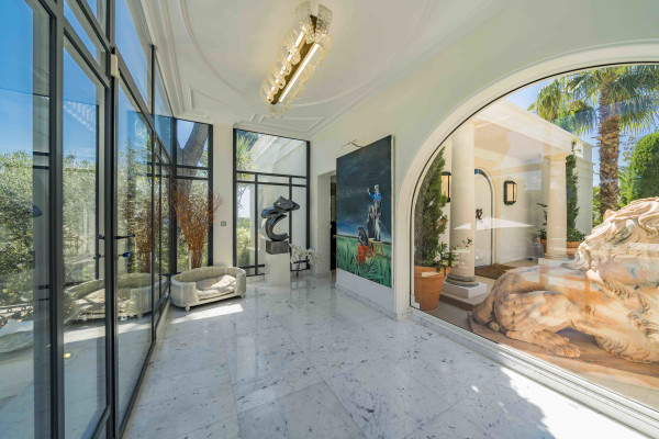 villa in Saint-Jean-Cap-Ferrat : Rent incredible 6 bedroom property located in St Jean Cap Ferrat with stunning views over the sea - Photo 38