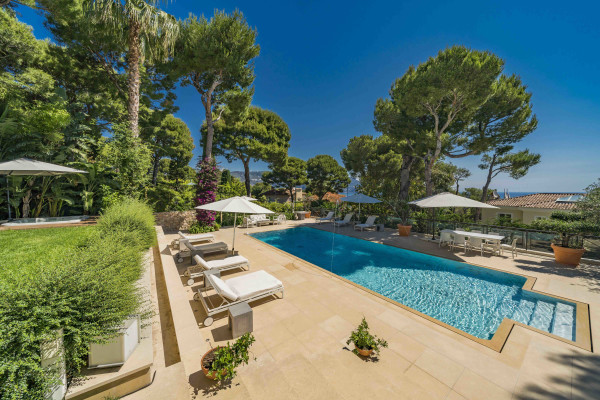 villa in Saint-Jean-Cap-Ferrat : Rent incredible 6 bedroom property located in St Jean Cap Ferrat with stunning views over the sea - Photo 13