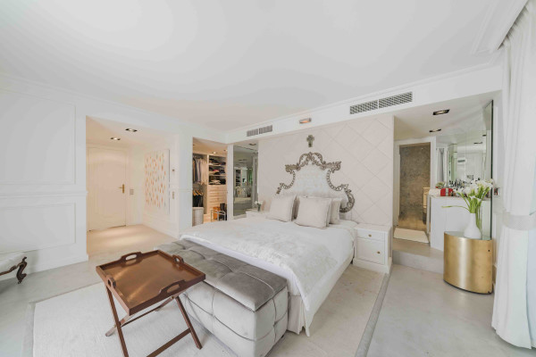 villa in Saint-Jean-Cap-Ferrat : Rent incredible 6 bedroom property located in St Jean Cap Ferrat with stunning views over the sea - Photo 71