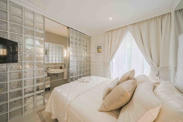 villa in Saint-Jean-Cap-Ferrat : Rent incredible 6 bedroom property located in St Jean Cap Ferrat with stunning views over the sea - Photo 57