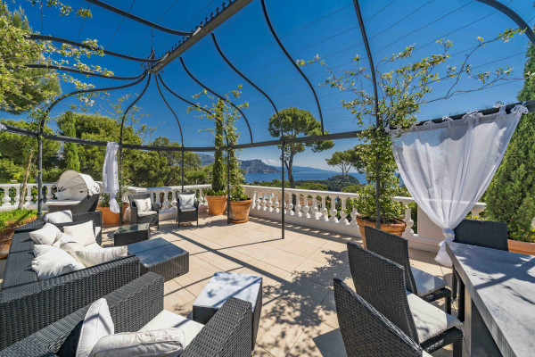 villa in Saint-Jean-Cap-Ferrat : Rent incredible 6 bedroom property located in St Jean Cap Ferrat with stunning views over the sea - Photo 28