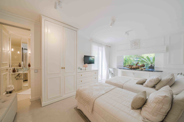 villa in Saint-Jean-Cap-Ferrat : Rent incredible 6 bedroom property located in St Jean Cap Ferrat with stunning views over the sea - Photo 55