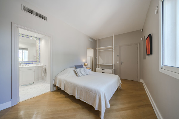 villa in Cannes : Rent 7 bedroom villa located in the hills of Cannes with quick and easy access to the beaches and the Croisette - Photo 42