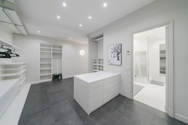 villa in Cannes : Rent 7 bedroom villa located in the hills of Cannes with quick and easy access to the beaches and the Croisette - Photo 52