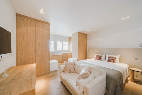 villa in Cannes : Rent Estee Lauders former villa, 6 bedrooms located in the centre of Cannes only a short walk to the beach - Photo 67