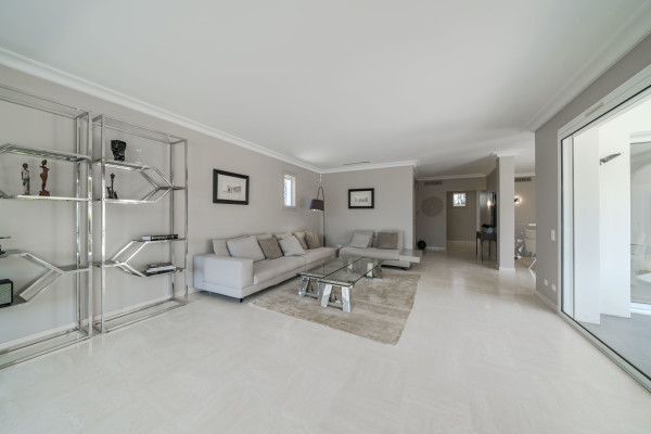 villa in Cannes : Rent 7 bedroom villa located in the hills of Cannes with quick and easy access to the beaches and the Croisette - Photo 66
