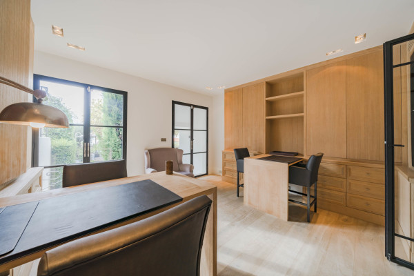 villa in Cannes : Rent Estee Lauders former villa, 6 bedrooms located in the centre of Cannes only a short walk to the beach - Photo 56
