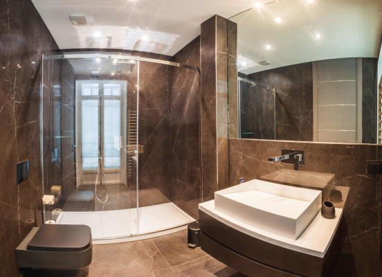 apartment in Cannes : Rent fantastic 4 bedroom apartment with terrace in the heart of Cannes - Photo 8