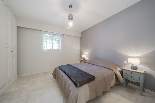 villa in Cannes : Rent 7 bedroom villa located in the hills of Cannes with quick and easy access to the beaches and the Croisette - Photo 33
