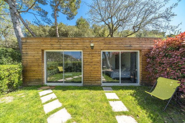 villa in Cannes : Rent 7 bedroom villa located in the hills of Cannes with quick and easy access to the beaches and the Croisette - Photo 81