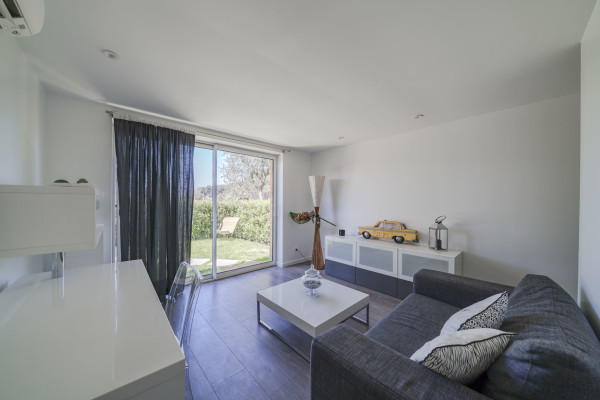 villa in Cannes : Rent 7 bedroom villa located in the hills of Cannes with quick and easy access to the beaches and the Croisette - Photo 75