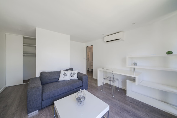 villa in Cannes : Rent 7 bedroom villa located in the hills of Cannes with quick and easy access to the beaches and the Croisette - Photo 76