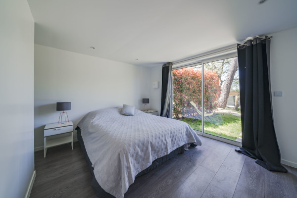 villa in Cannes : Rent 7 bedroom villa located in the hills of Cannes with quick and easy access to the beaches and the Croisette - Photo 73