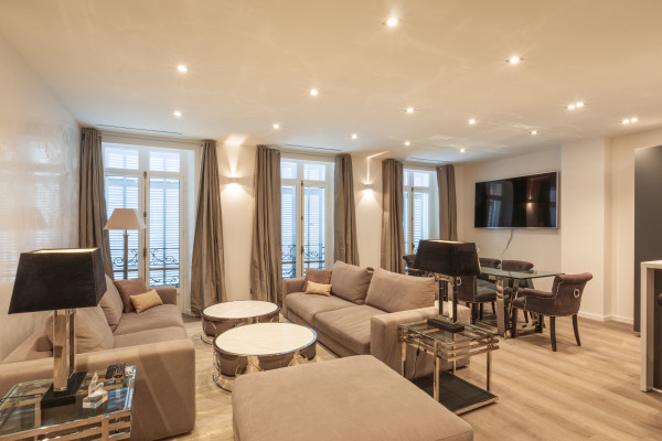 apartment in Cannes : Rent fantastic 4 bedroom apartment with terrace in the heart of Cannes - Photo 0