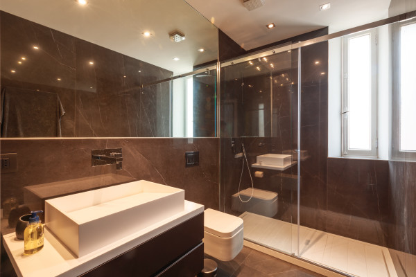 apartment in Cannes : Rent fantastic 4 bedroom apartment with terrace in the heart of Cannes - Photo 7