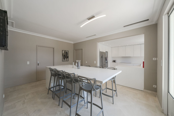 villa in Cannes : Rent 7 bedroom villa located in the hills of Cannes with quick and easy access to the beaches and the Croisette - Photo 64