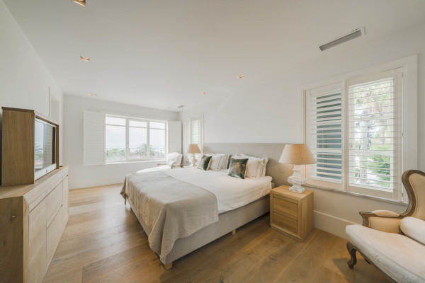 villa in Cannes : Rent Estee Lauders former villa, 6 bedrooms located in the centre of Cannes only a short walk to the beach - Photo 36