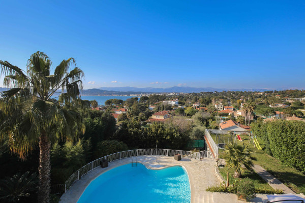villa in Cap d'Antibes : Rent Gorgeous 4 bedroom villa in the heart of the gorgeous Cap d'Antibes close to the beaches and Cannes - Photo 37