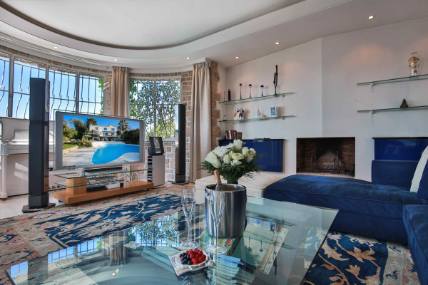 villa in Cap d'Antibes : Rent Gorgeous 4 bedroom villa in the heart of the gorgeous Cap d'Antibes close to the beaches and Cannes - Photo 22