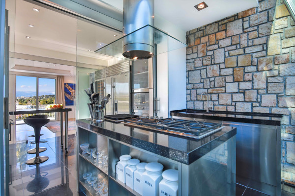 villa in Cap d'Antibes : Rent Gorgeous 4 bedroom villa in the heart of the gorgeous Cap d'Antibes close to the beaches and Cannes - Photo 19