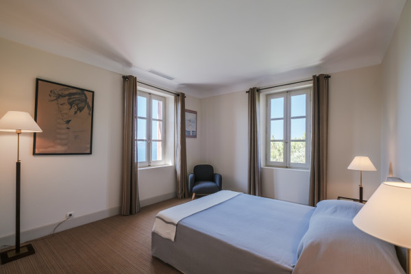 villa in Cannes : Beautiful Provencal bastide boasting fantastic panoramic sea views - Photo 21