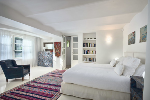 villa in Cap d'Antibes : Rent superb 5 bedroom villa close to the famous Plage de la Garoupe in Cap d'Antibes - Photo 12