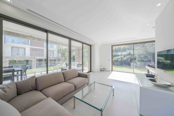 villa in Saint-Jean-Cap-Ferrat : Rent amazing private domaine comprised of three villas with swimming pool in Saint Jean Cap Ferrat - Photo 17