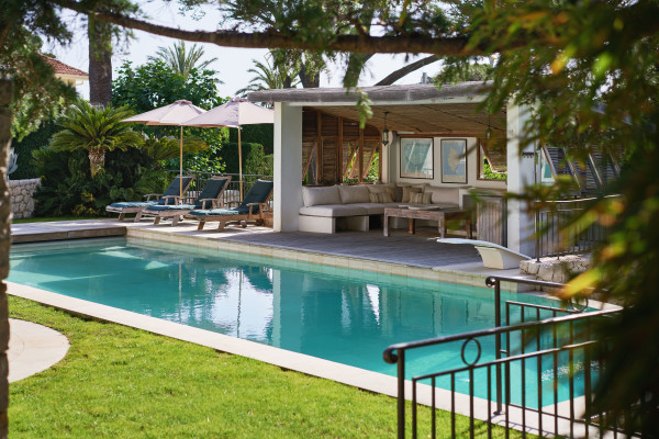 villa in Cap d'Antibes : Rent superb 5 bedroom villa close to the famous Plage de la Garoupe in Cap d'Antibes - Photo 24