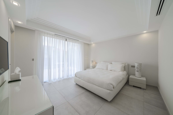 villa in Saint-Jean-Cap-Ferrat : Rent amazing private domaine comprised of three villas with swimming pool in Saint Jean Cap Ferrat - Photo 44