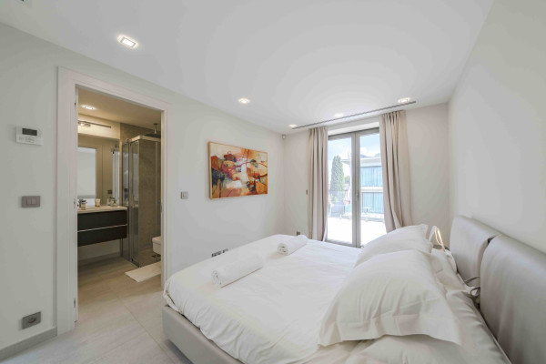 villa in Saint-Jean-Cap-Ferrat : Rent amazing private domaine comprised of three villas with swimming pool in Saint Jean Cap Ferrat - Photo 12