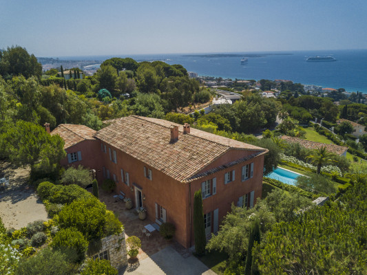 villa in Cannes : Beautiful Provencal bastide boasting fantastic panoramic sea views - Photo 61