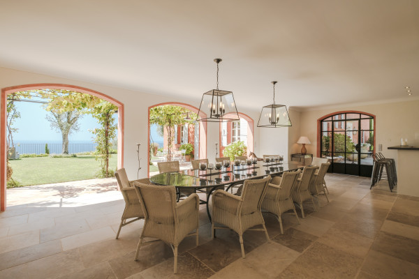 villa in Cannes : Beautiful Provencal bastide boasting fantastic panoramic sea views - Photo 38